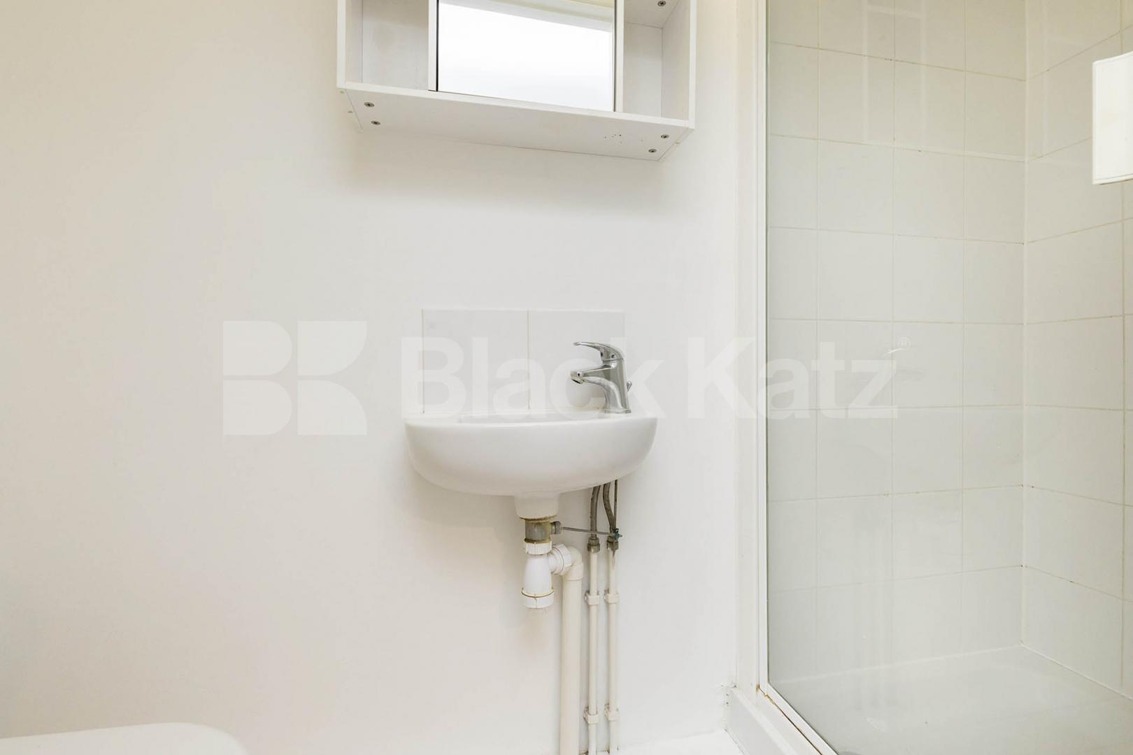 2 bedroom 2 bathroom maisonette with garden located close to Highgate station  Stanhope Road, Highgate